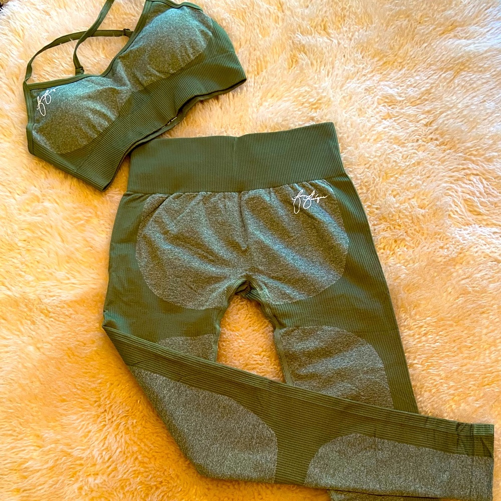 Athletic workout wear